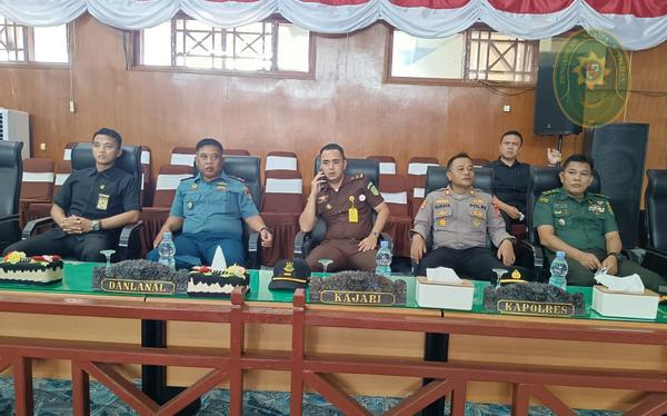 130 RAPAT PARIPURNA BAHAS RAPERDA 2025 1