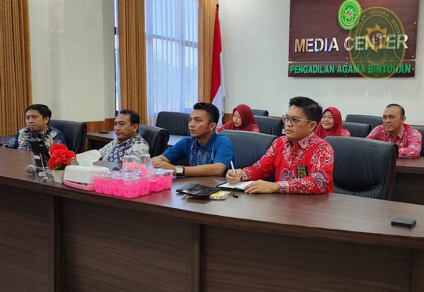 7 IKUTI SOSIALISASI PEMBARUAN APLIKASI SIPP TINGKAT PERTAMA VERSI 5.6.5 PA BINTUHAN UPAYAKAN PERBAIKI PELAYANAN