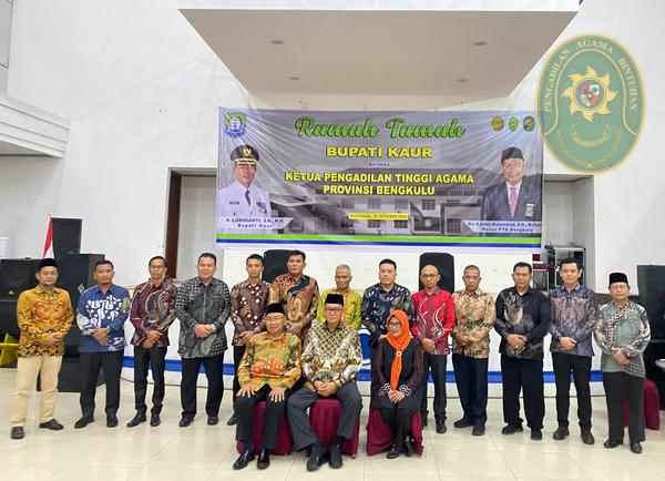 107 KUNJUNGAN KE KABUPATEN KAUR KETUA PTA BENGKULU RAMAH TAMAH BERSAMA BUPATI KAUR