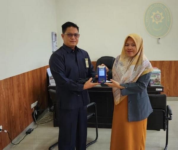 128 PENYERAHAN MESIN EDC 2024 3