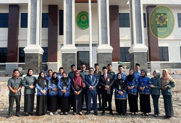 57 UPACARA HARI LAHIR PANCASILA DI PA BINTUHAN PANCASILA JIWA PEMERSATU BANGSA MENUJU INDONESIA EMAS TAHUN 20454