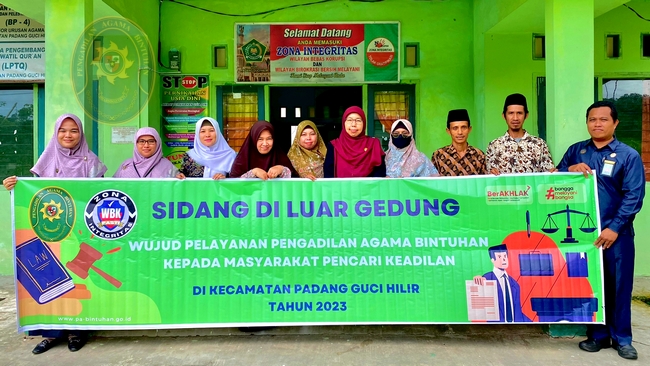 7. SIDANG DI LUAR GEDUNG PENGADILAN AGAMA BINTUHAN HADIR DI KECAMATAN PADANG GUCI HILIR